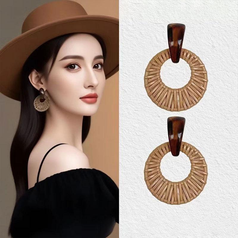 Seaside Vacation Style High-End Earrings Bohemian Retro Bamboo And Rattan Straw Earrings Women'S Summer Face Small Stud Earrings