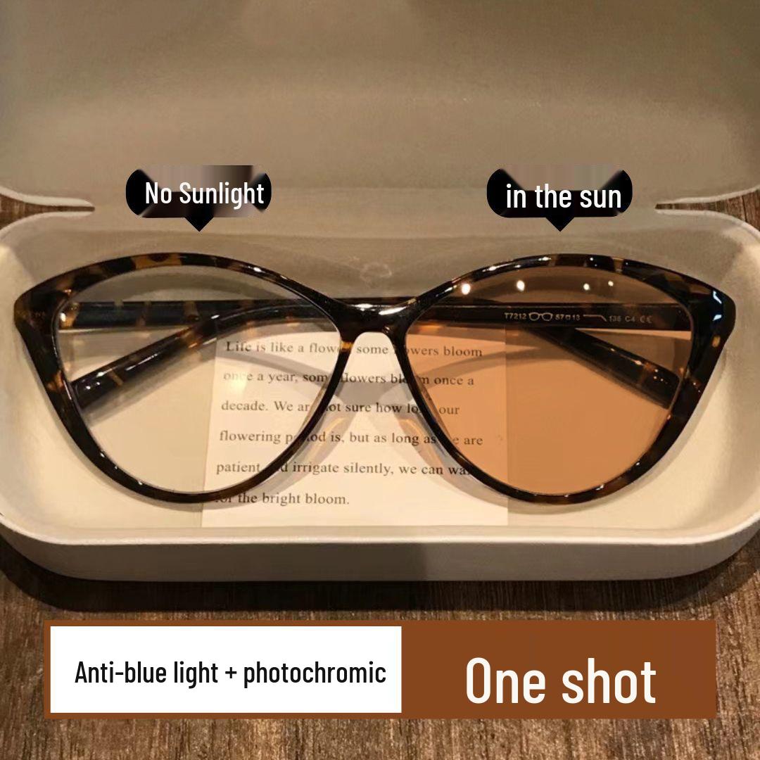 

Очки «кошачий глаз», меняющие цвет, для женщин – стильные оправы с защитой от синего света и возможностью вставить линзы по рецепту, идеально подходят для фото и повседневной носки. Plano