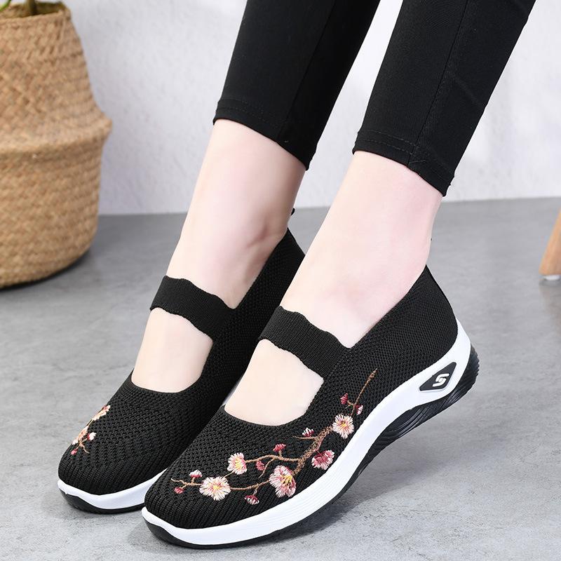 Old Beijing cloth shoes women's single shoes summer casual breathable walking shoes flying woven mesh embroidered mother shoes