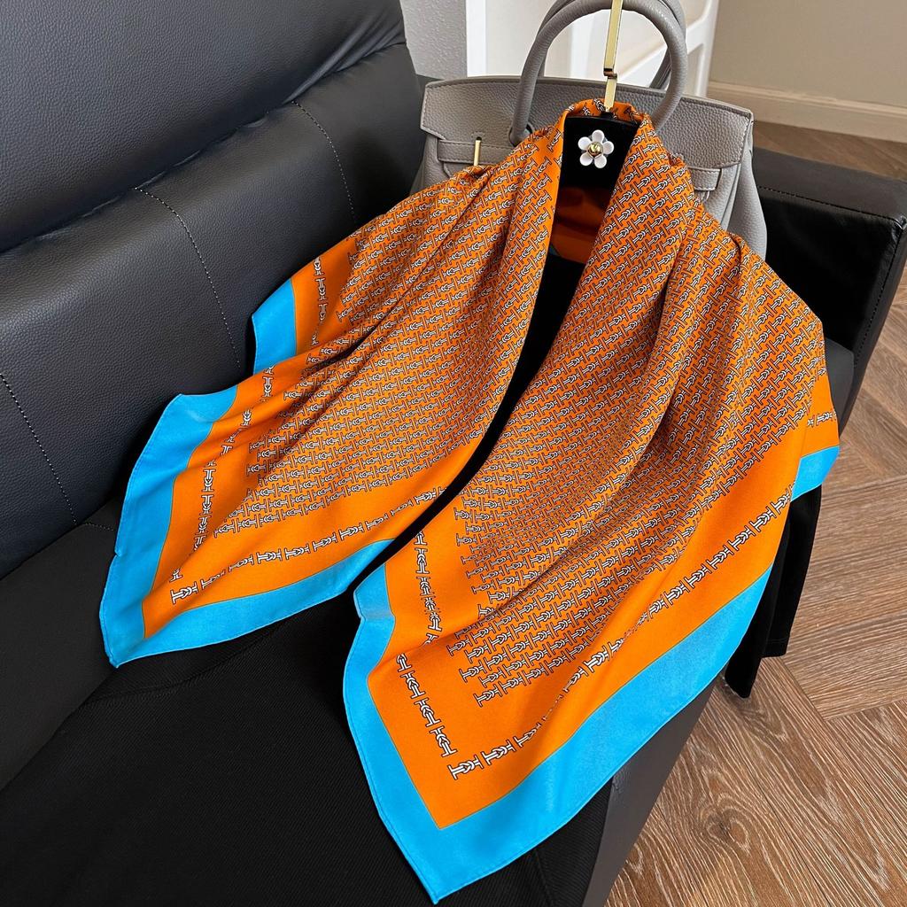 Fashion Twist Silk Scarf Color Block Printed Scarf Twill Silk Large Square Scarf 91x91cm Shawl Sunscreen Travel Headscarf
