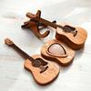 Hölzerne Gitarrenplektrumbox mit Ständer, Gitarrenplektrum-Präsentationsbox mit 3 Gitarrenplektren, Aufbewahrungskoffer für Schreibtischplektren, Geschenk für Gitarristen