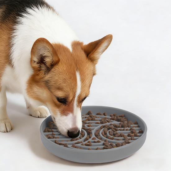 Slow Feeder Dog Bowl Silicone Dog Food Dish Puzzle Toy Slow Feeding Bowl to Prevent Gulping Choking And Bloating for Dogs And Cats