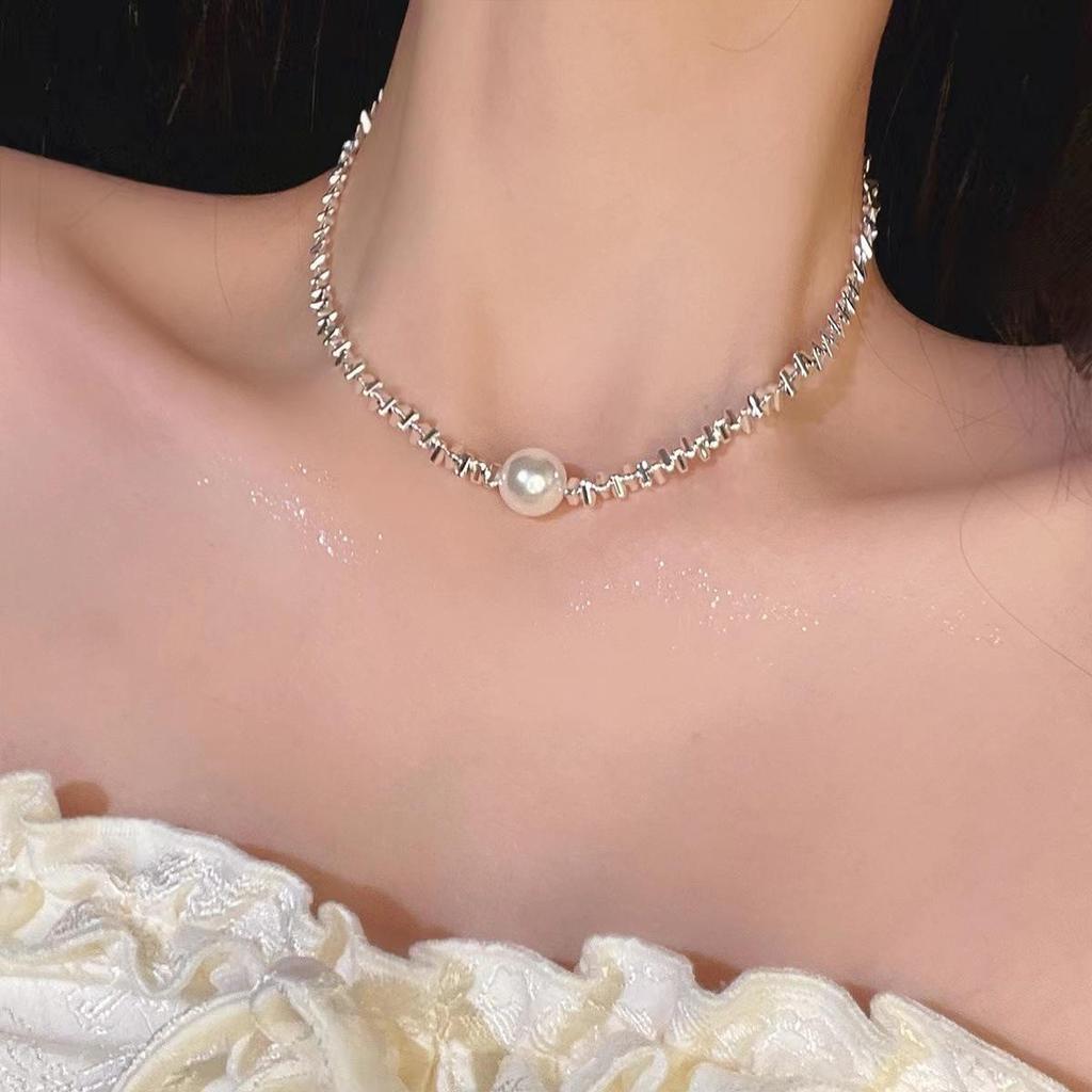2023 Women's Single Pearl Choker: Versatile Clavicle Necklace for Trendy Style