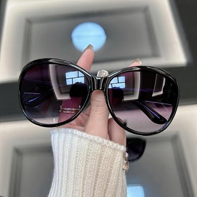Elegant Retro Oval Fashion Sunglasses for Women & Men - Trendy Mirror Lens, PC Frame, Perfect for Beach & Party