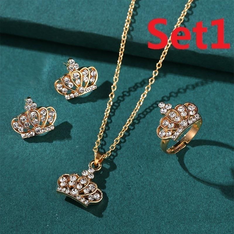 Анасымен кискадағы секс Хельганың эротикалық фотосуреттері