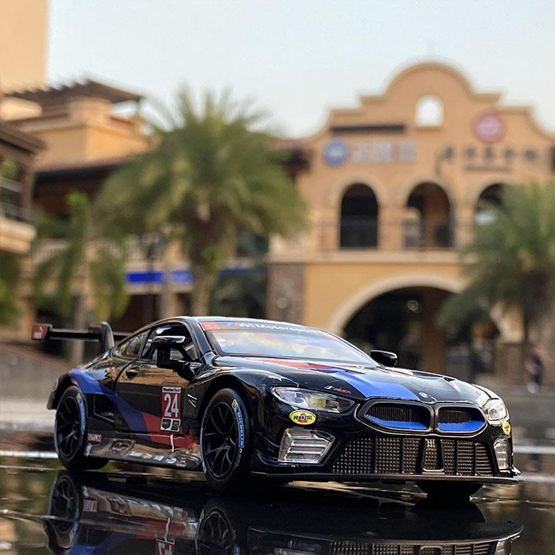 

1:32 BMW M8 GTE Alloy Model Car Toy Diecasts Metal Casting Sound and Light Car Toys For Children Vehicle