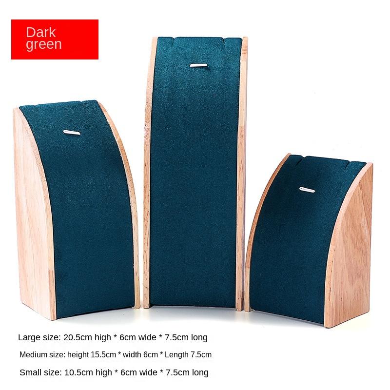 

Набор из трех предметов для демонстрации ювелирных изделий: дугообразная стойка для ожерелий, подставка для подвесок, органайзер для упаковки ювелирных изделий зелёный