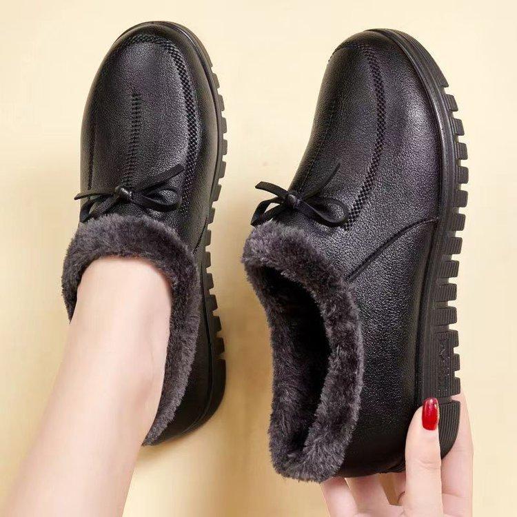 New Chinese winter new mother cotton shoes women's velvet soft sole comfortable and warm middle-aged and elderly cotton boots flat-soled elderly shoes