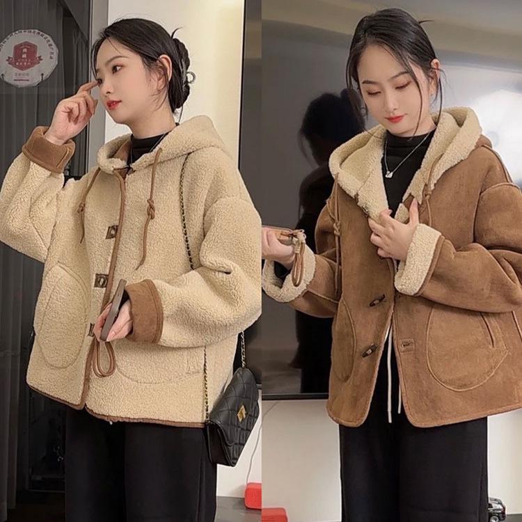 

Korean Hooded Lambswool Coat for Women - 2024 Winter Fashion, Petite Fit, Warm Leather & Fur One-Piece Top Medium кавовий