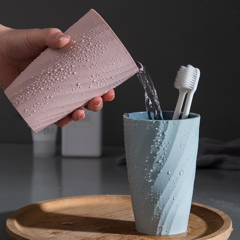 Custom Double-Layer Mouthwash Cup: Creative Couple Toothbrush Holder