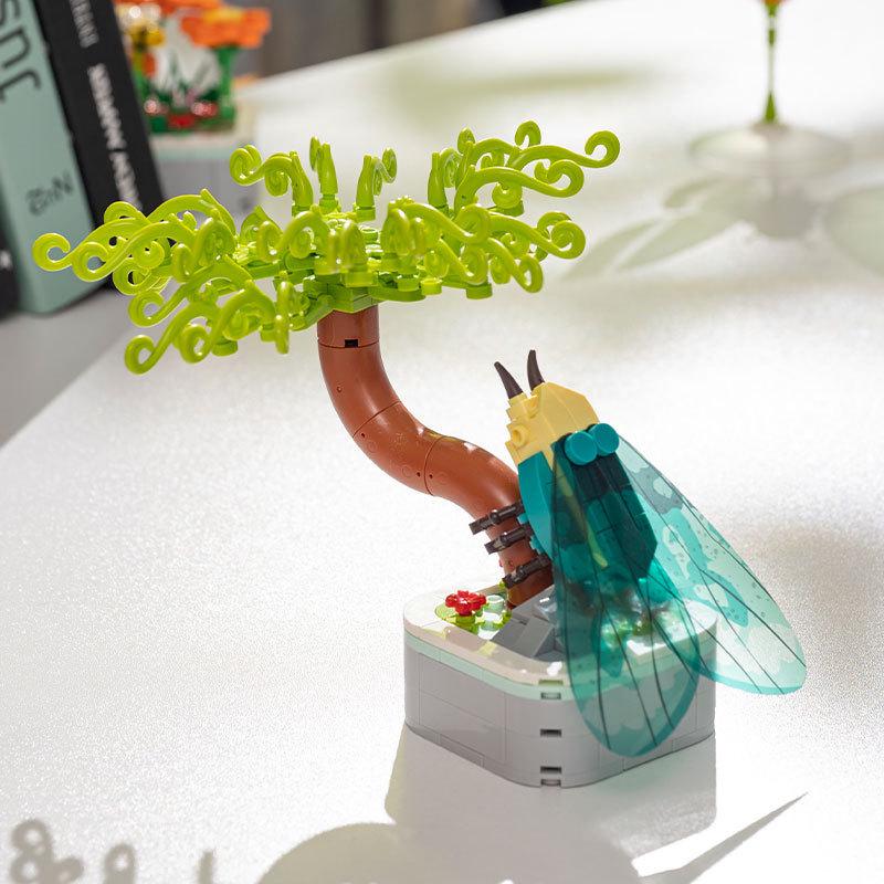 Compatible Lego Insect & Animal Building Blocks: Educational Flower Assembly Toy & Holiday Gift for Kids' Desktop Ornaments