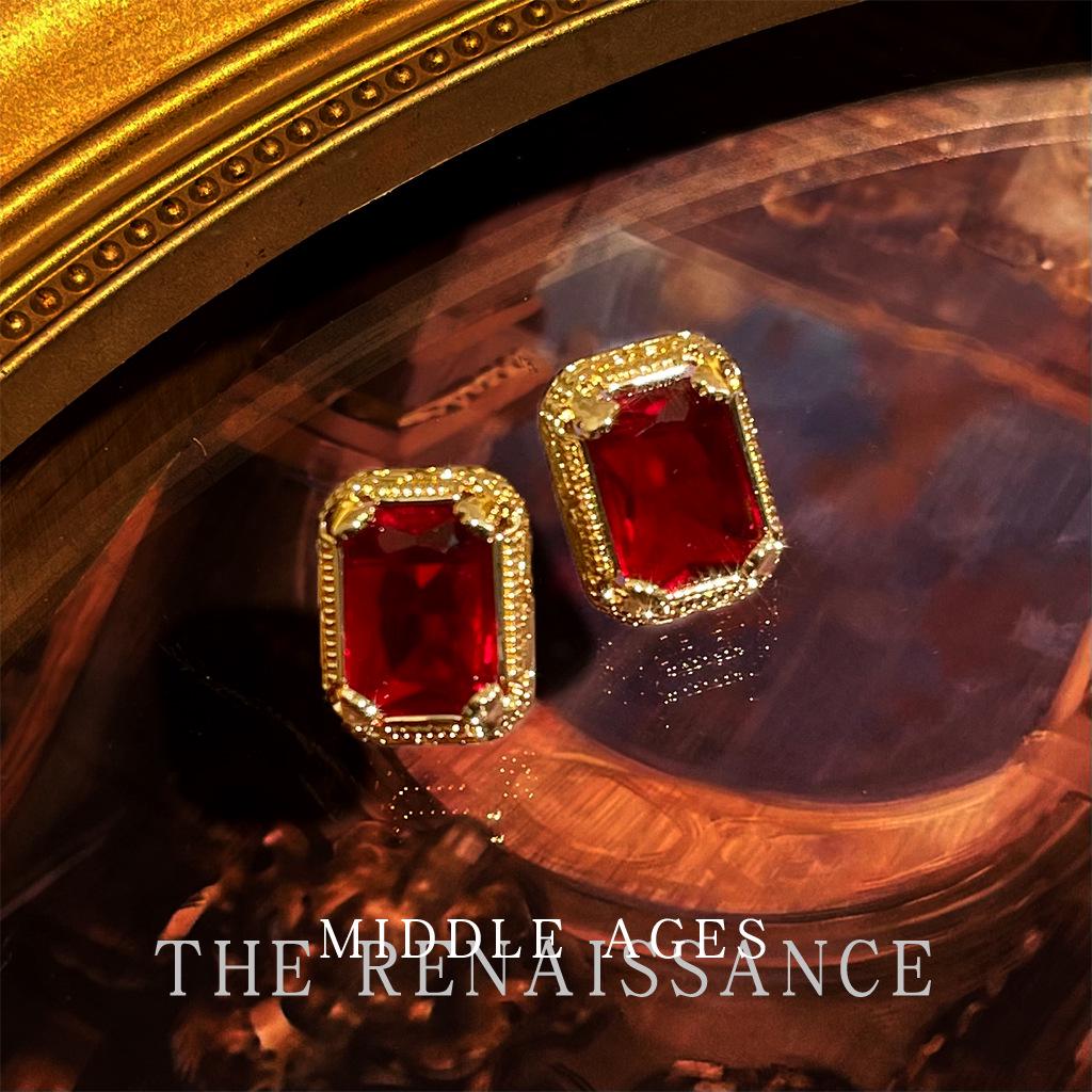 Boucles d'oreilles vintage style rétro avec design exagéré de palais occidental