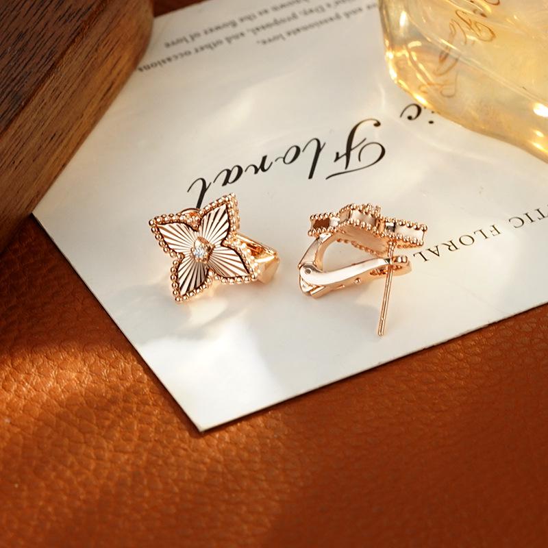 

Изысканные роскошные серьги-пусеты и каффы с цветочным дизайном Champagne Gold