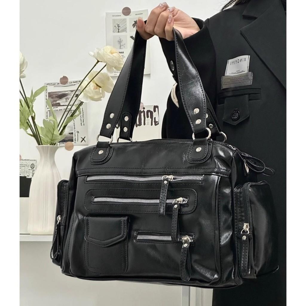 Punk Style Large Capacity Tote Bag With Zipper Closure For Daily Use