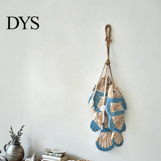 Seaside Wall Hanging Rustic Nautical Wooden Fish Decor, Coastal Beach Style Home Decor Ornament with Fishing Net for Lake House, Bedroom, Bathroom
