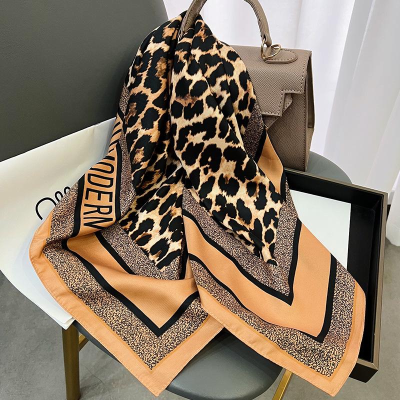Spring and Summer New 71 Square Scarves Personalized Leopard Print Silk Scarves Korean Version Fashion Shawl Hair Tie Bag Scarf Wholesale