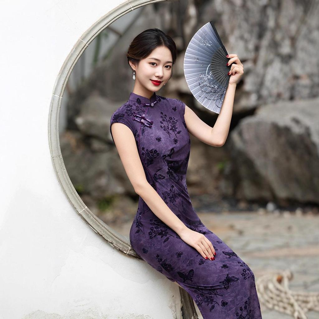 2025 Purple Chinese Slimming Cheongsam: Sleeveless, Long, Retro Style