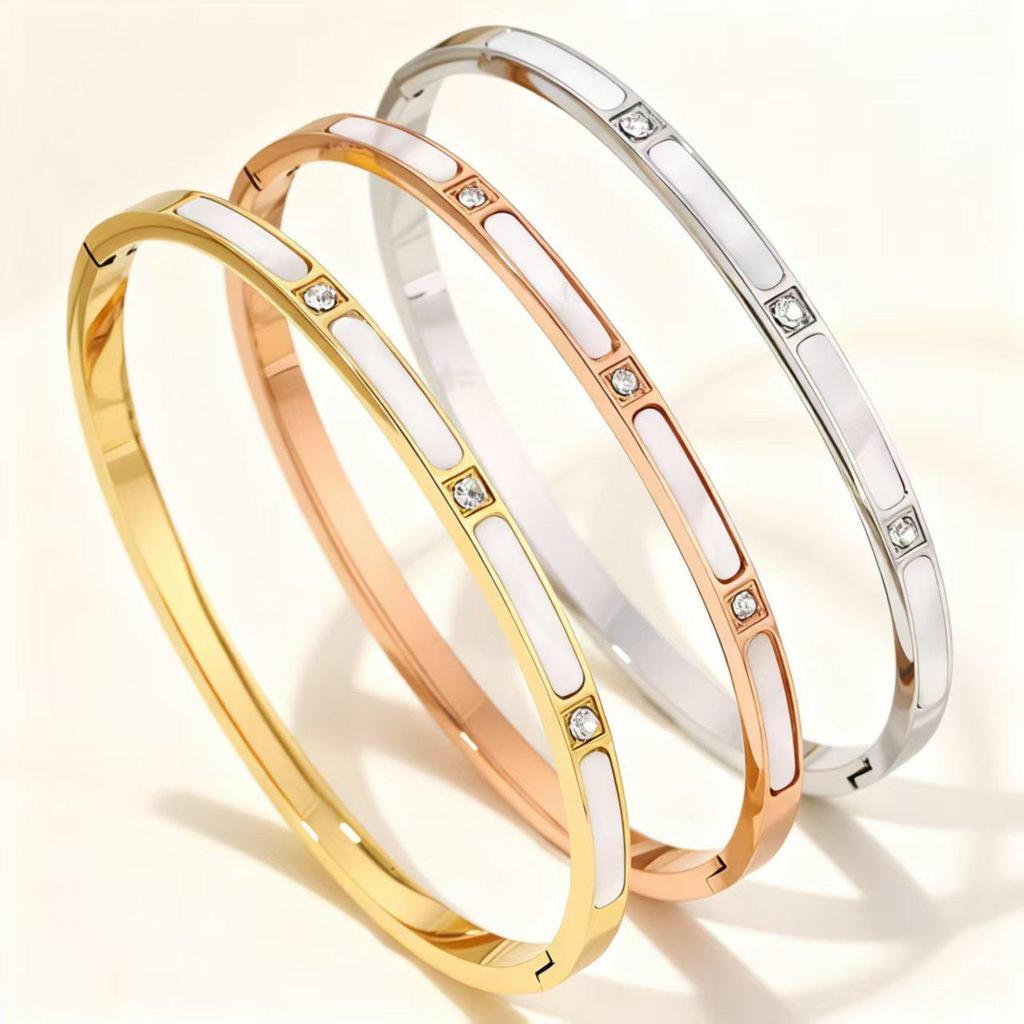 Elegant Gold-Plated Titanium Steel Women's Bracelet - Exquisite European & American Design
