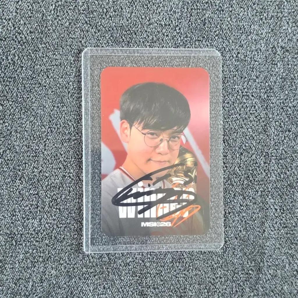 HLE Kumayushi Autograph Photocard MSI Championship Trophy Photo Card Hansaeng Hanwha Life
