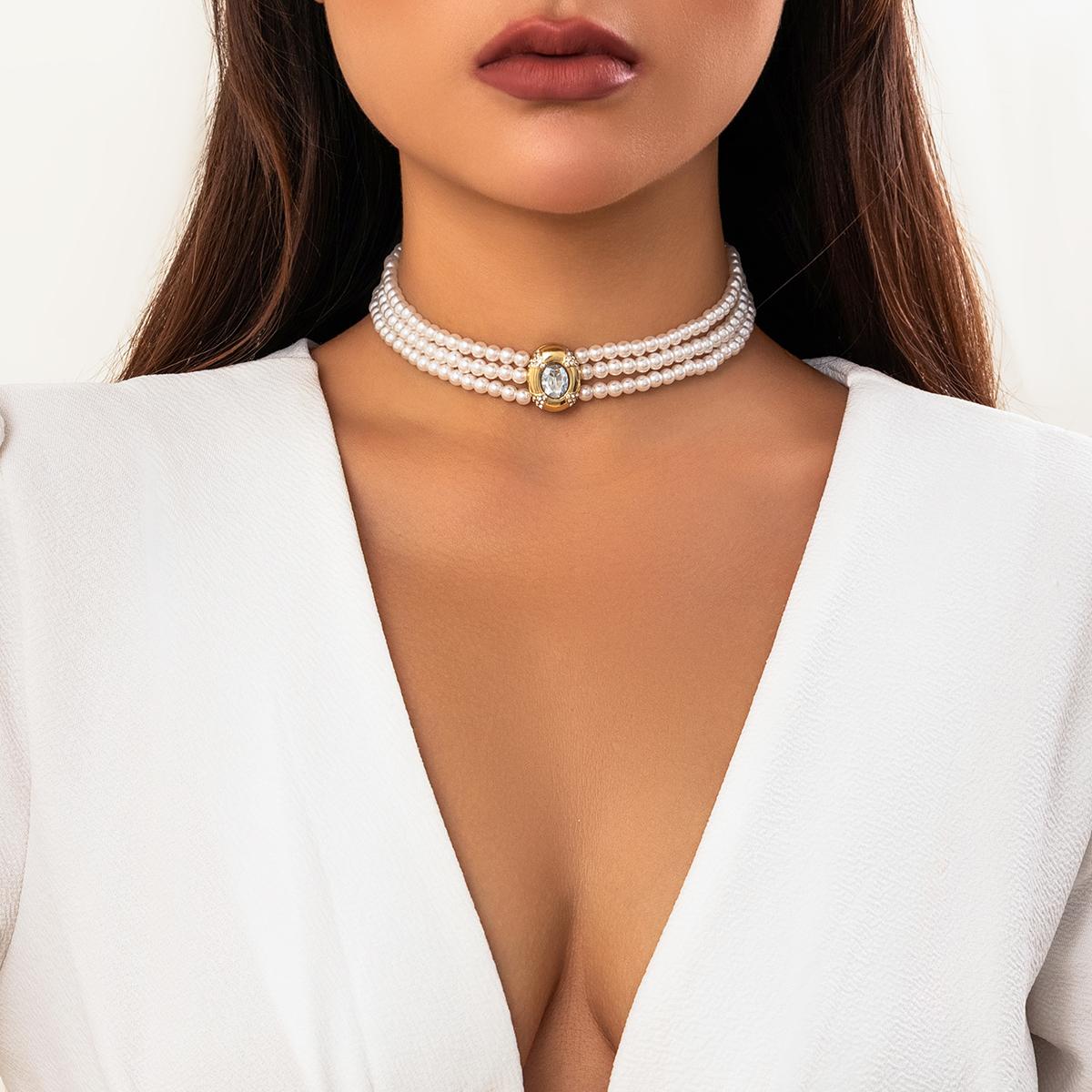 

Multilayer Vintage Imitation Pearl Short Choker Necklace for Women Trendy Elegant Goth Rhinestone Clavicle Chain Wed Accessories