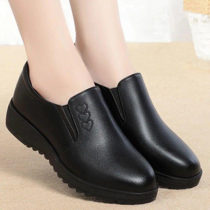 

Мамины туфли мягкая кожа мягкая подошва не натирают ноги 2025 осень женские туфли мягкая поверхность мягкая подошва не утомляют ноги туфли-лодочки нескользящие wo 41 чёрный