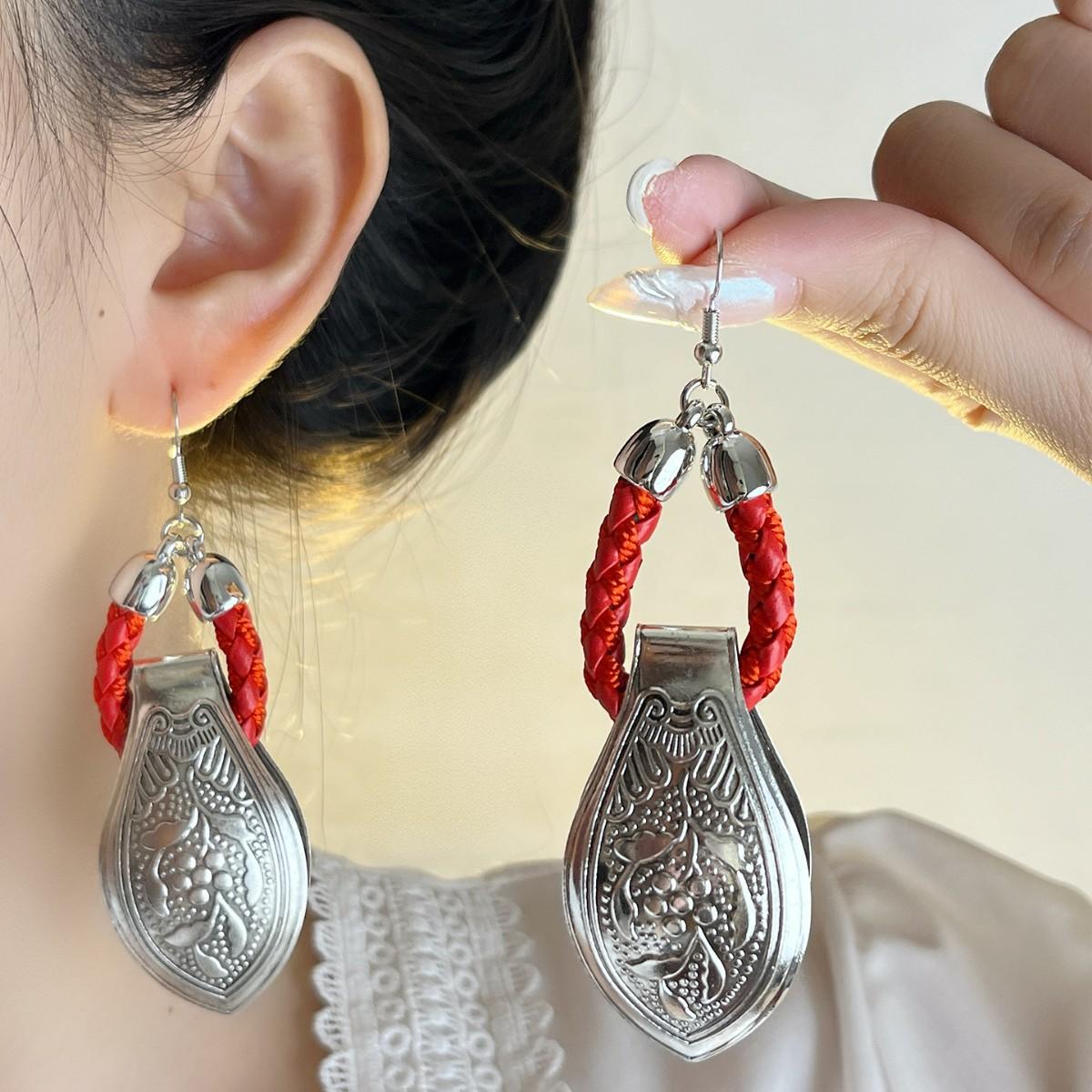 

Модные серьги-подвески для женщин серебряный