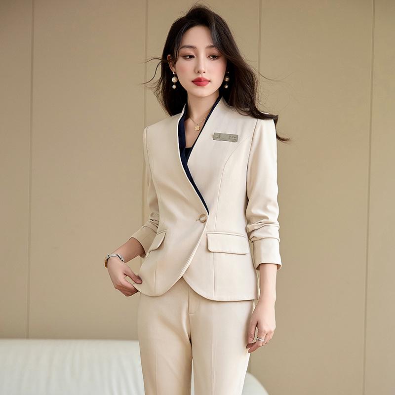 Costum profesional de damă pentru recepție și activități de club: Uniformă elegantă de toamnă/primăvară