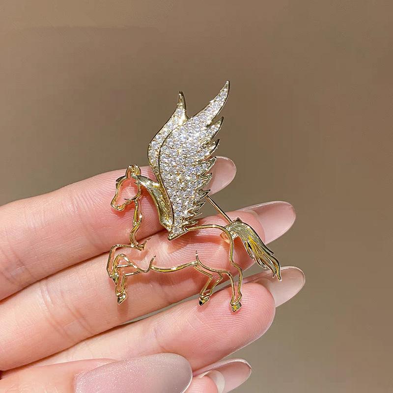 

Pony Brooch For Women Men Zodiac Horse Pins Backpack Decoration Coat Clothes Accessories Year Gifts