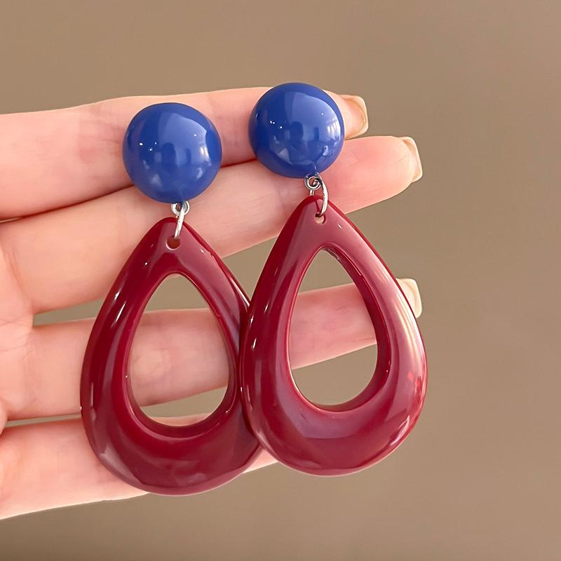 2025 New Retro Hong Kong Style Colorful Earrings: Luxury, High-End Studs, Exaggerated Fashion for Women