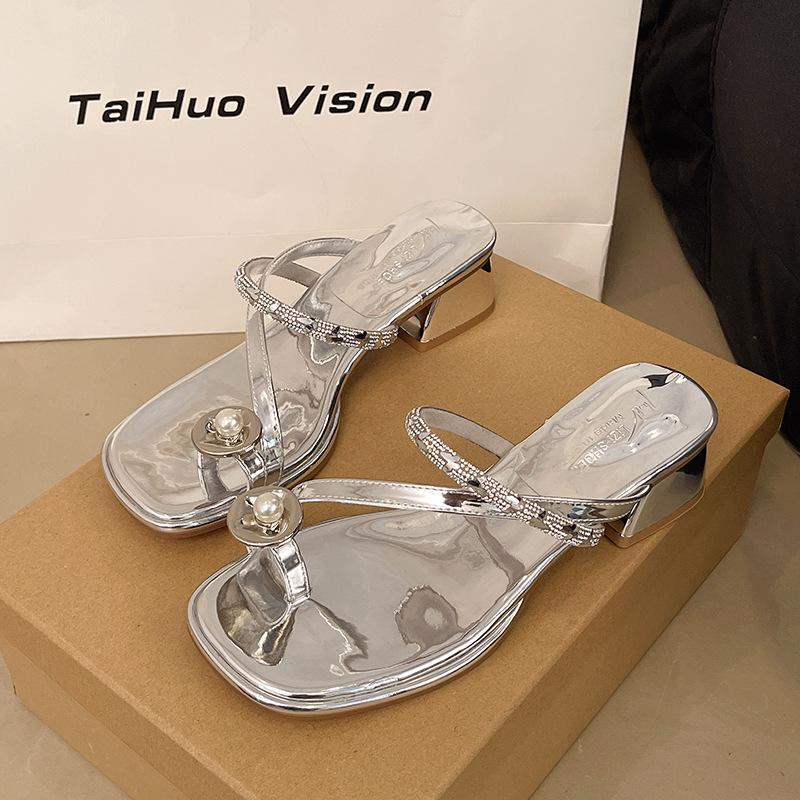 

French low-heeled beach slippers fairy shoes 2025 new summer flat-bottomed temperament set toe sandals 35 серебряный