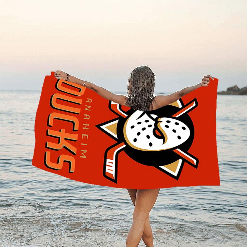 1pc Football Team (51) Beach Towel, Beach and Seaside Swimming Pool Equipment, Fashion Pattern, Rectangular, Travel Essentials