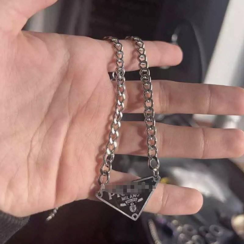 Collana Hip Hop alla Moda in Acciaio di Titanio per Uomini e Donne con Versatile Ciondolo Poker