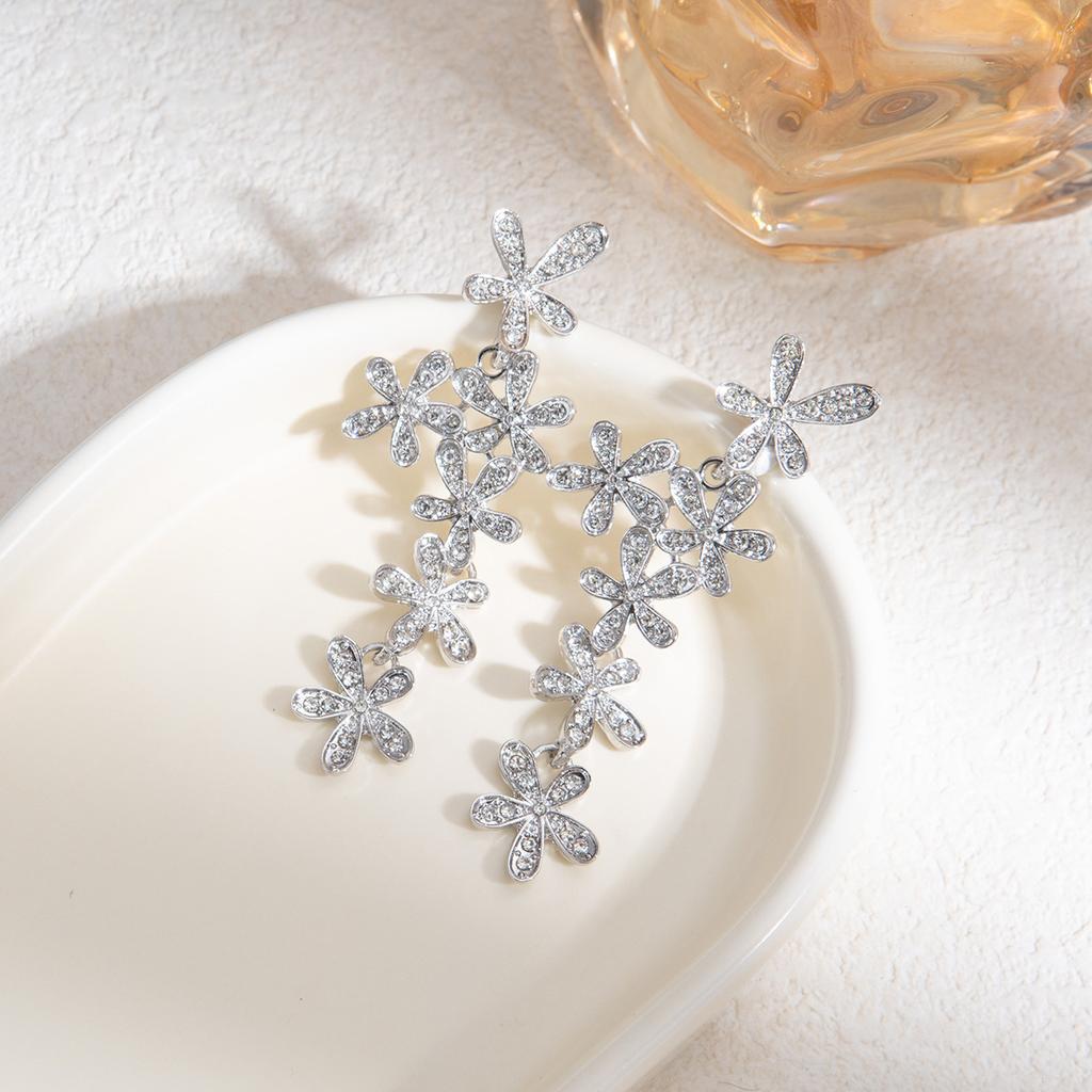 Personalized Diamond-Set Flower Fringed Earrings, Light Luxury Fashion Niche Metal Style Earrings For Women
