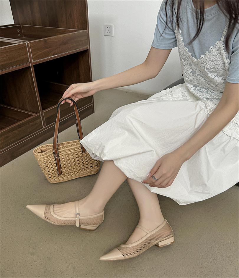 

French niche one-word buckle shallow mouth single shoes women s 2025 new Korean version thick heel with skirt evening Mary Jane shoes 40 хакі