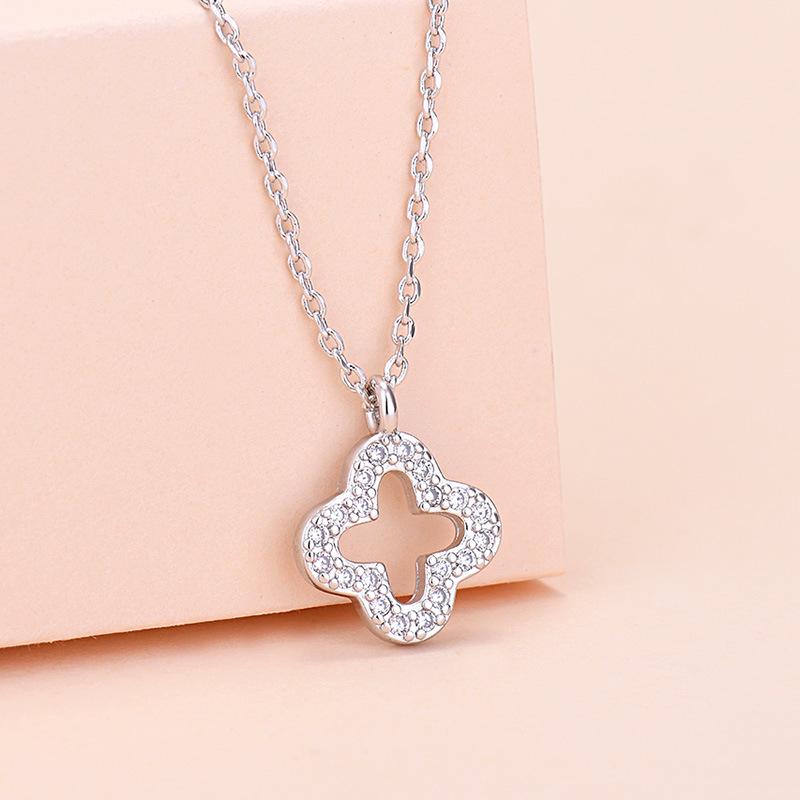 Korean Fashion Zircon Four-Leaf Clover Necklace - Women's Simple Lucky Pendant Jewelry