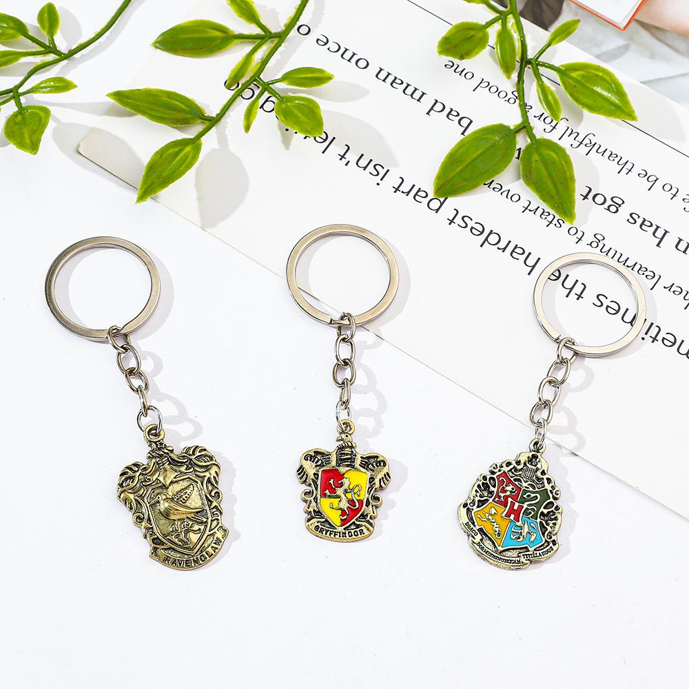 Kawaii Metal Keychains Jewelry Key Chain Toy for Kids Christmas Birthday Gift Bag Wholesale