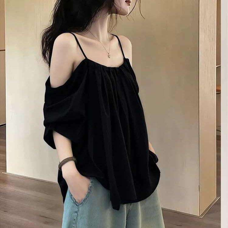 Thailand's stunning black camisole tank top, a thin T-shirt design for women, a trendy short-sleeved top worn for summer outerwear