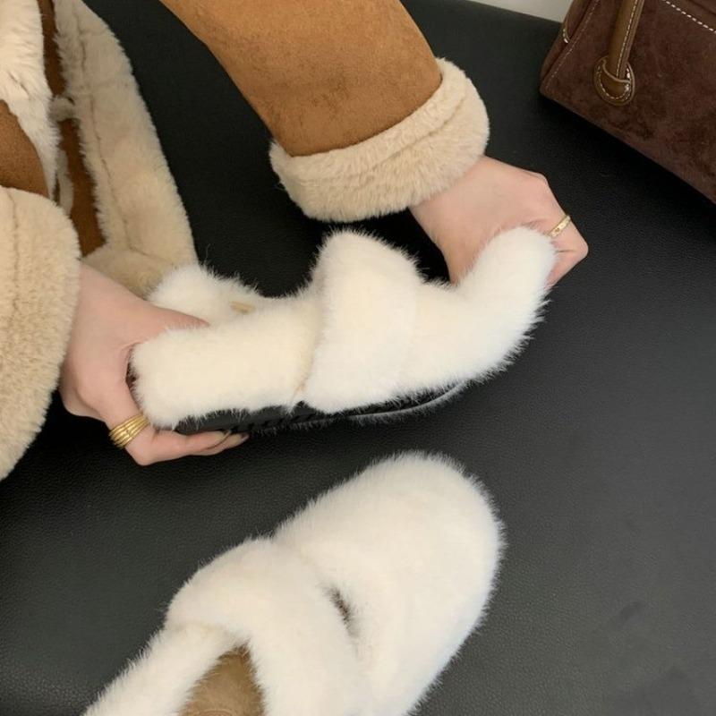 One word with round head fleece beanie shoes for women with flat bottom and one pedal for winter fleece warm fluffy shoes for women to wear outside