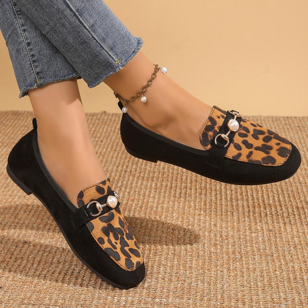 Fashion Woman Sneakers Round Toe Soft Flat Loafers New Casual Leopard Slip-on Sneakers Woman Fashion Comfortable Outdoor Shoes for Women