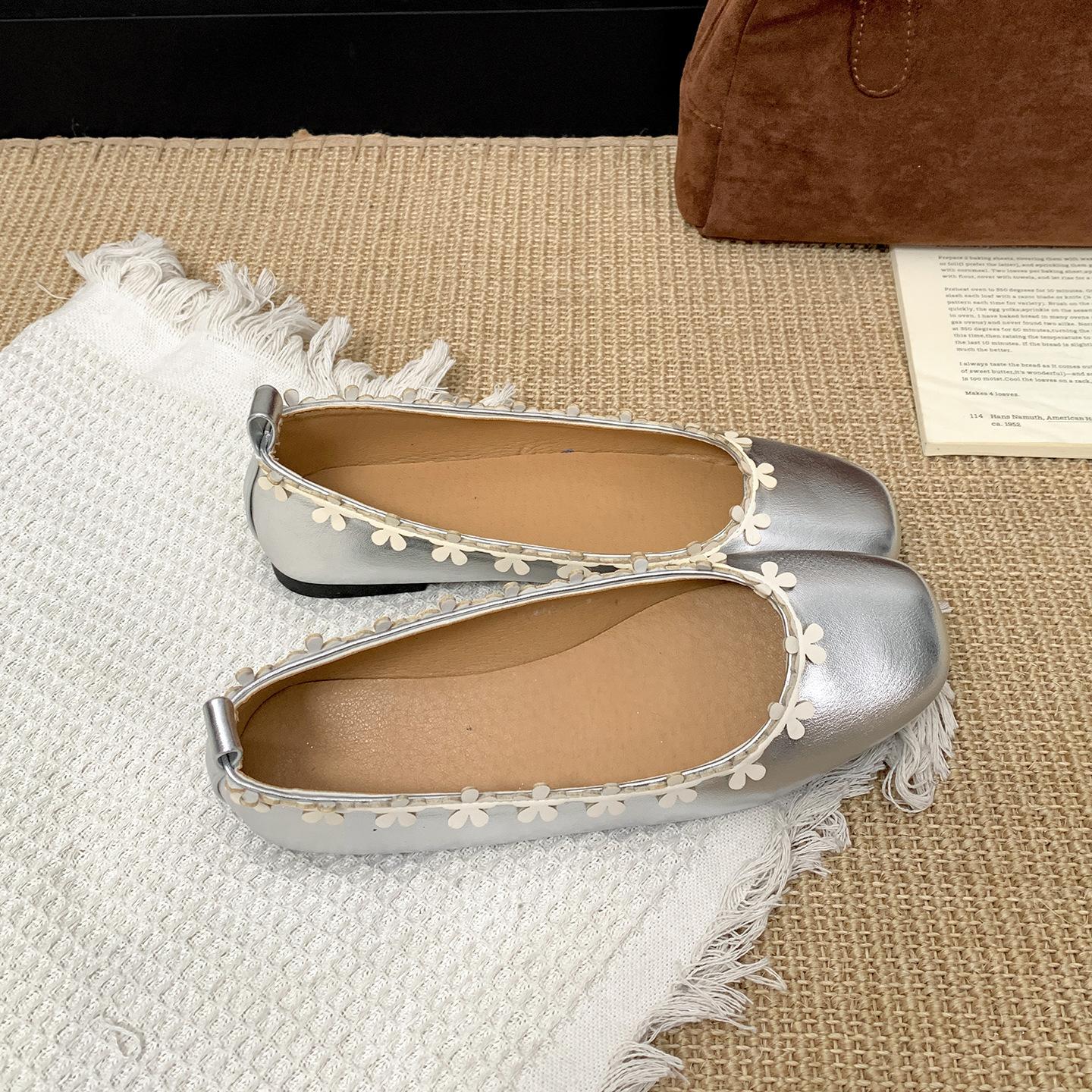 

Туфли-лодочки Queen Fan в стиле ретро, красные, французские, на плоской подошве, с мелким вырезом, женские, на осень 2025 года, туфли Мэри Джейн на мягкой подошве для ношения с юбкой 40 серебряный