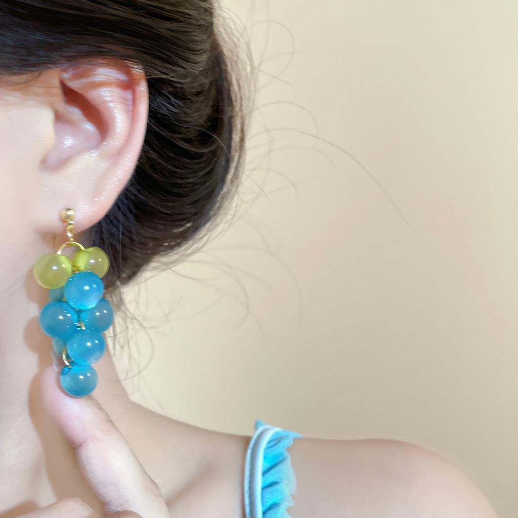 Silver needle resin grape beaded earrings, small and fresh in summer, seaside vacation style stud earrings design sense, niche earrings women