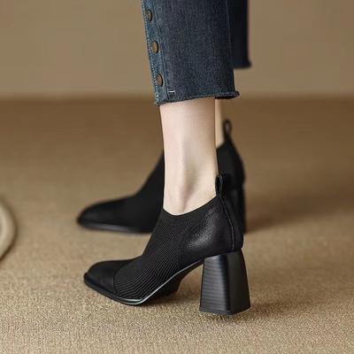 Rétro cuir souple bout carré talons hauts et bottines cheville nue chaussures simples à bouche profonde à talon épais pour femmes printemps nouveau petites chaussures en cuir