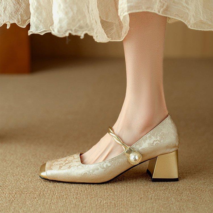 Spring new Chinese style French light luxury embossed silk middle heel shoes color matching square head word with thick heel single shoes