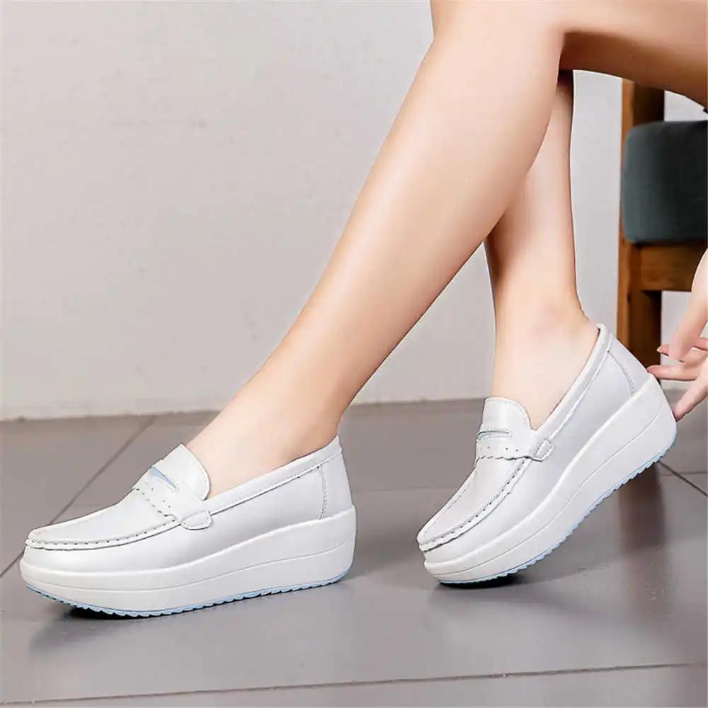 Moccasin Hospital Summer Shoes Without Heels Vulcanize Women's Boots Original Sneakers Women Green Sport Foreign Casual