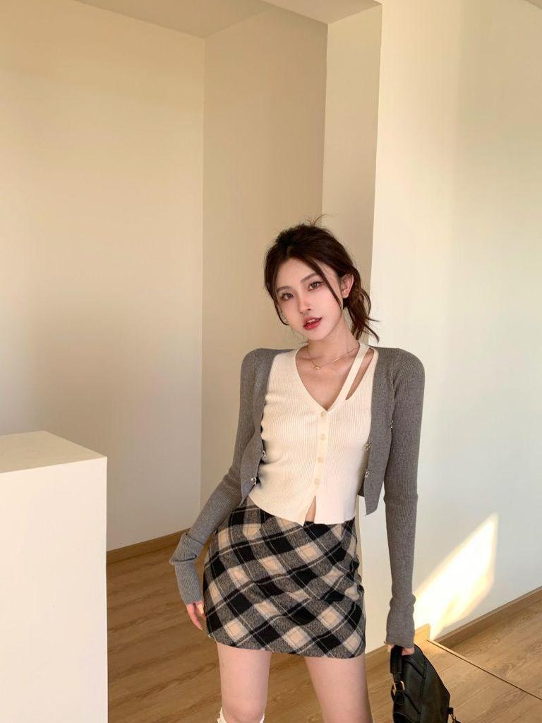 Women's Autumn-Winter Color Block Sweet & Spicy Knit Cardigan – Slim Fit Long Sleeve V-Neck Faux Two-Piece Sweater