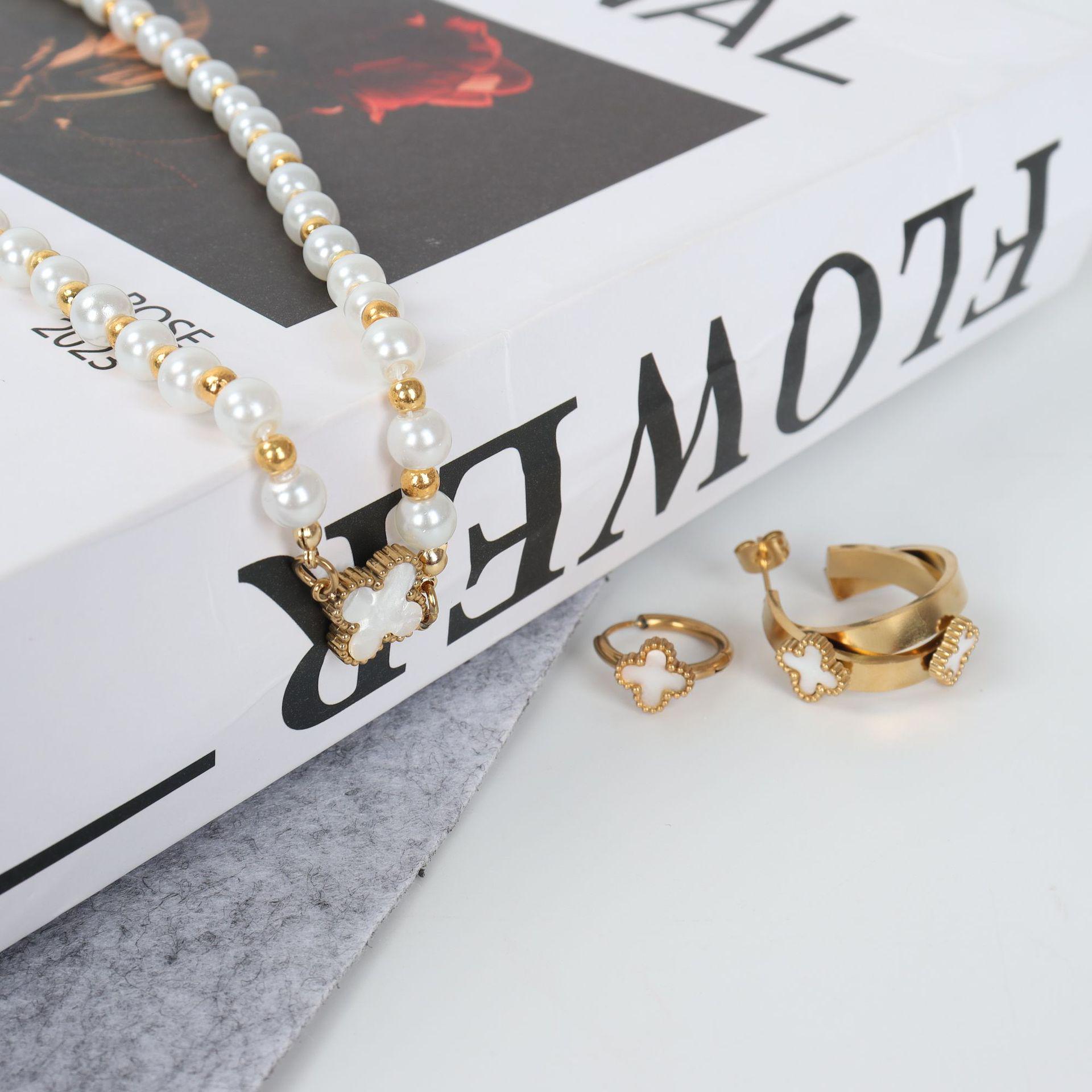Elegant Four-Leaf Clover Metal Bracelet Set