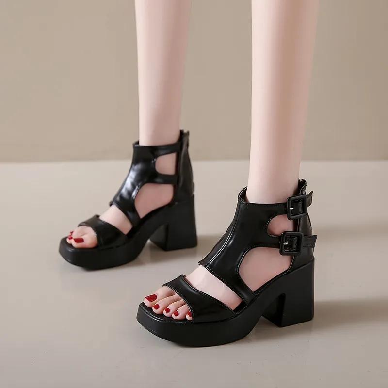 2026 Sommer Hohl Fischmund Römische Schuhe Sandalen Dicke Ferse Plateau Damen Coole Stiefel Mode High Heels Pumps