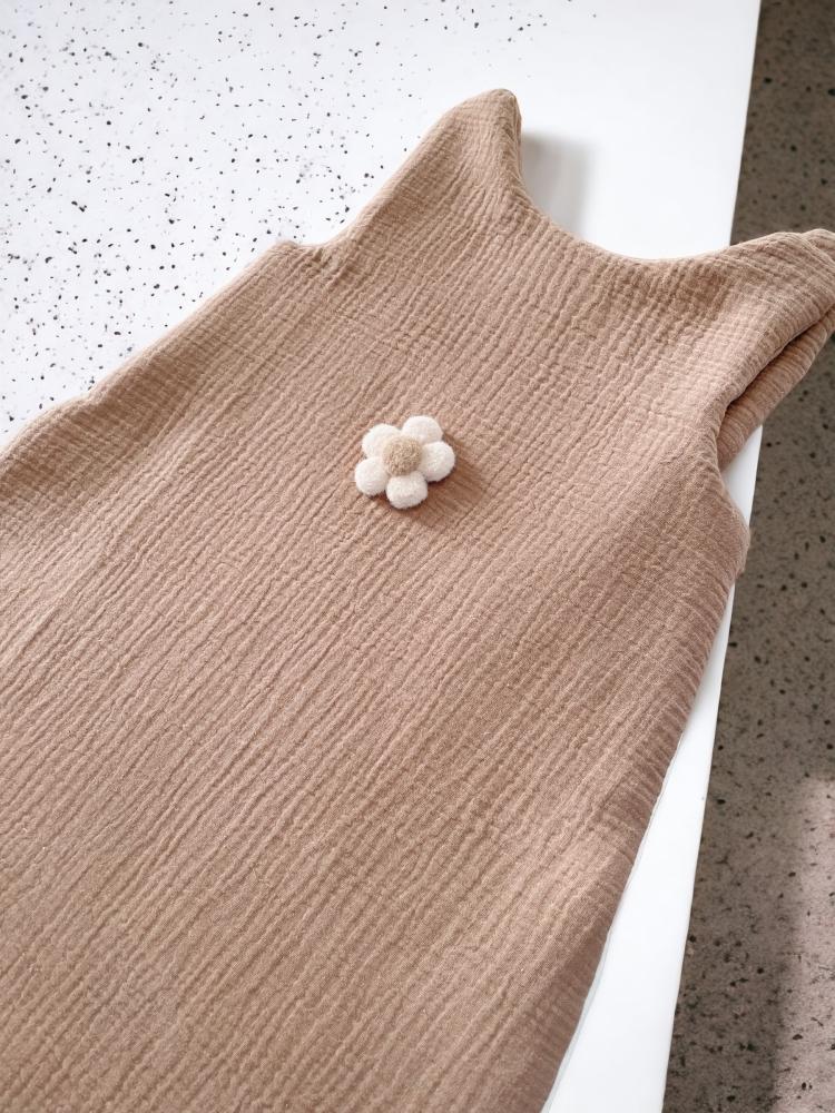 Insulated muslin sleeping bag for babies (toffee daisy)