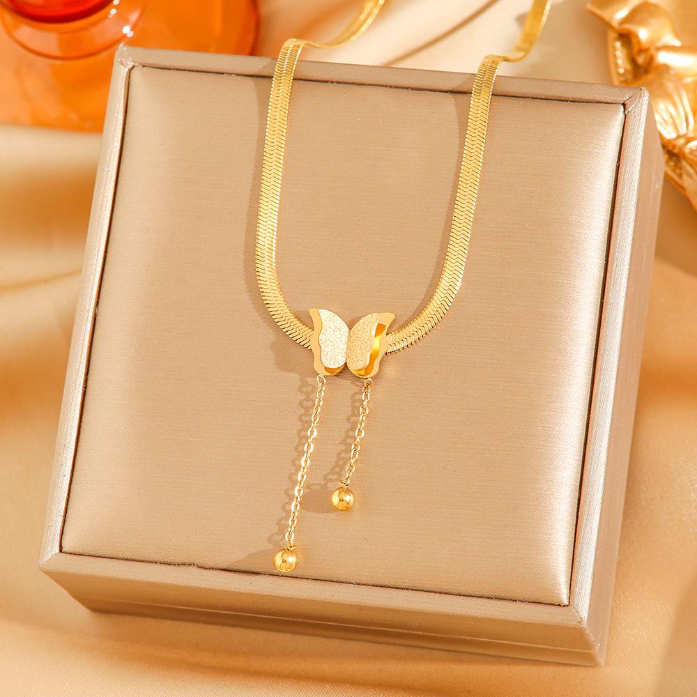 Exquisite 18K Gold-Plated Titanium Steel Necklace - Women's Clavicle Chain Jewelry, Fade-Resistant