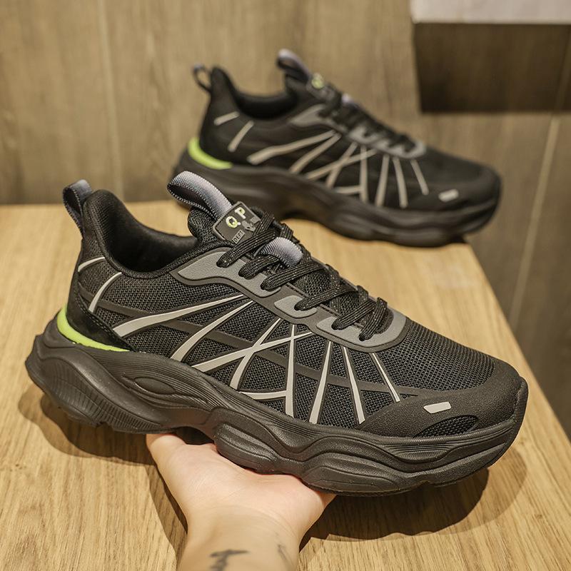 

Мужская обувь зима 2024 года, новая дышащая повседневная универсальная спортивная обувь, мужская уличная сетчатая мягкая подошва, увеличивающая высоту, модная обувь для бега 39 чёрный
